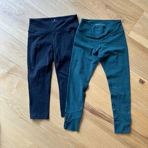 Athleta cropped and Beyond Yoga in the loop midi legging, green, small